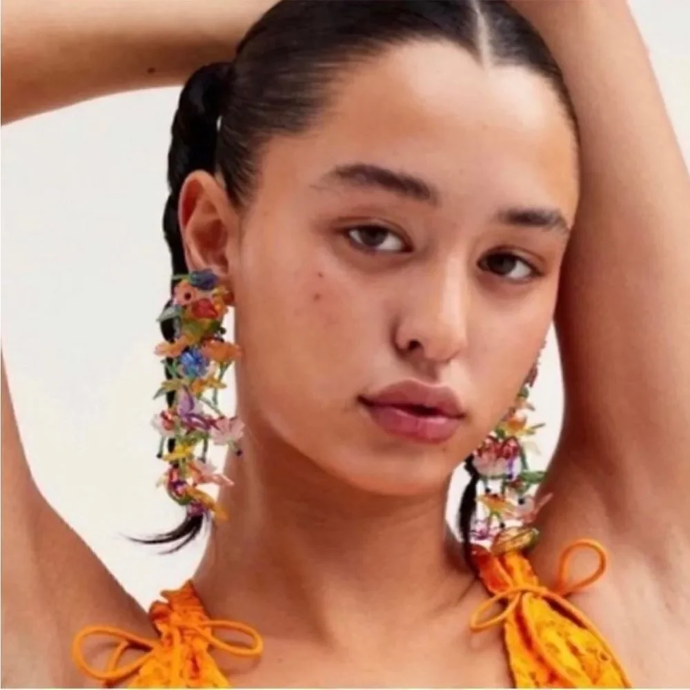 Zara flower earrings A147